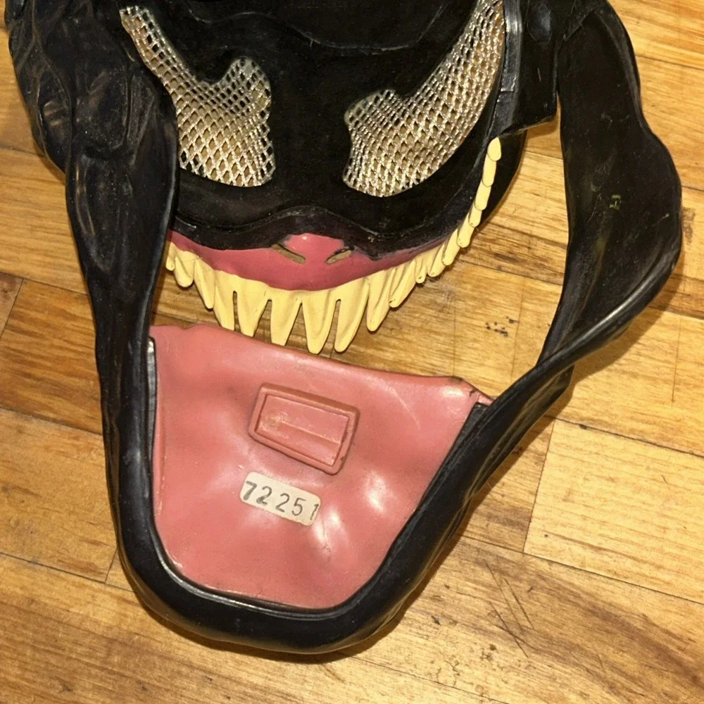 Venom Marvel Face Mask With Tongue - Hasbro 2007 Halloween D3